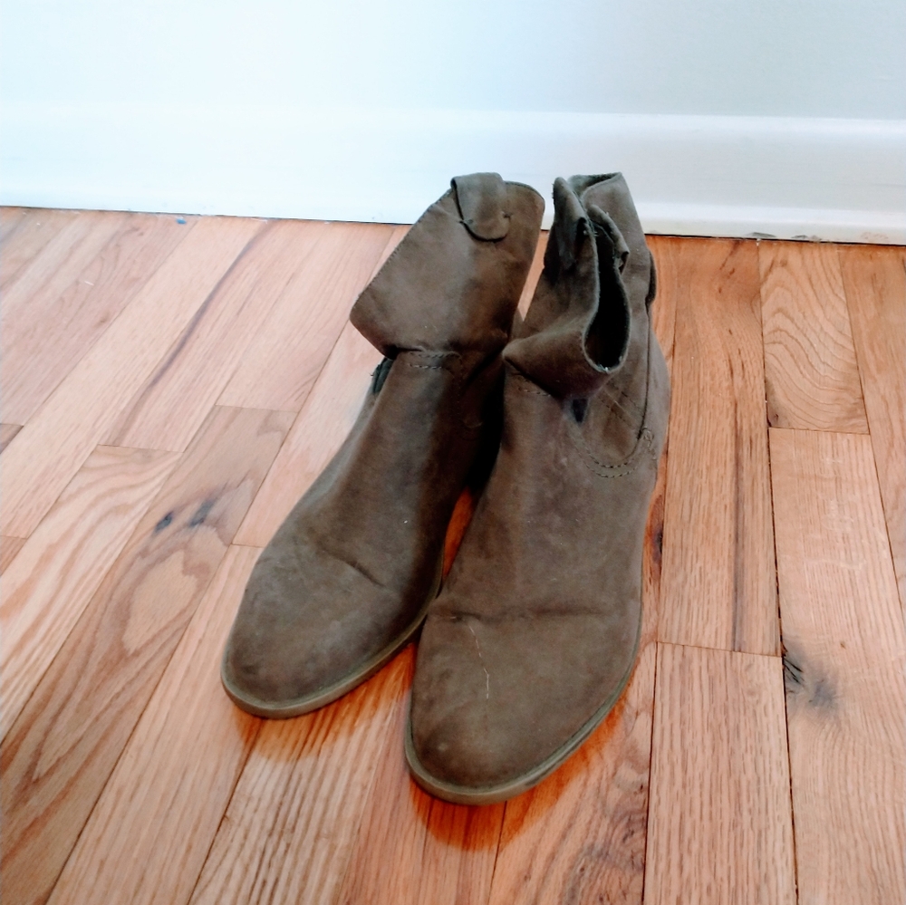 Merona brown ankle boots, mild wear size 8.5